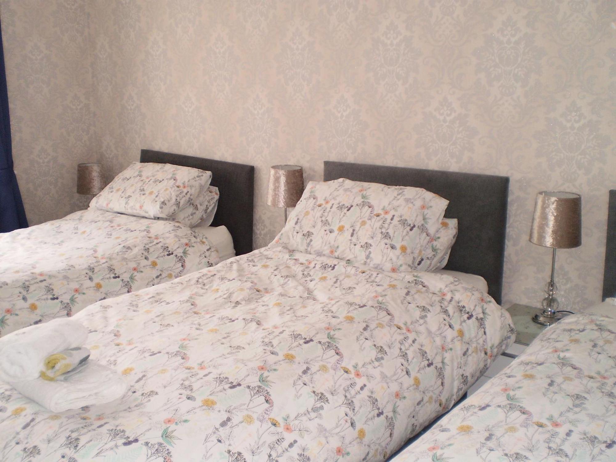 Sportsmans Lodge Bed And Breakfast Amlwch Room photo