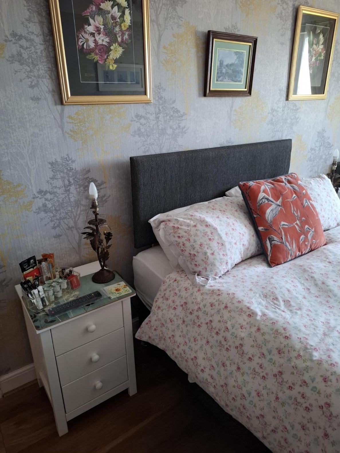 Sportsmans Lodge Bed And Breakfast Amlwch Room photo