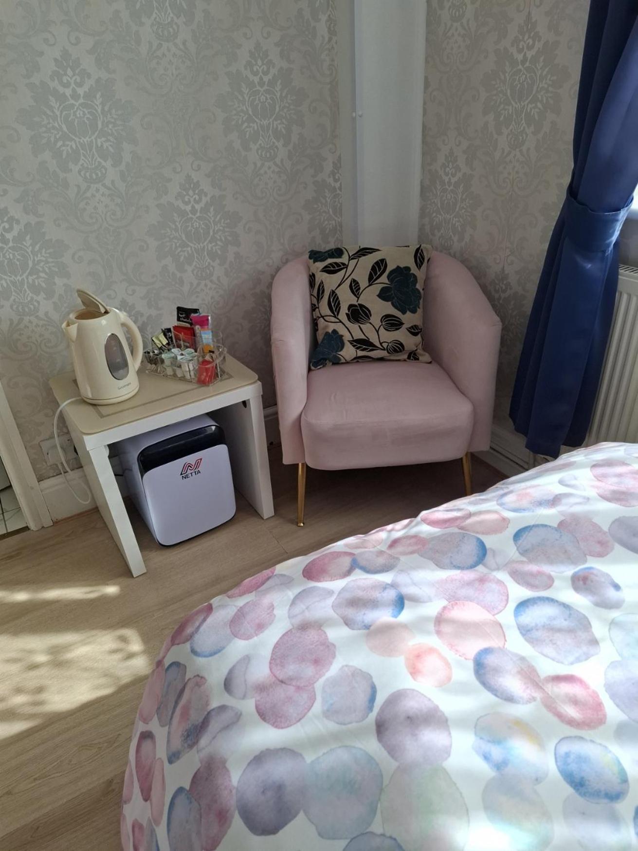 Sportsmans Lodge Bed And Breakfast Amlwch Room photo