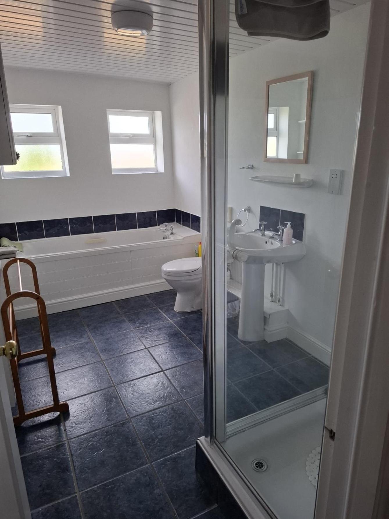 Sportsmans Lodge Bed And Breakfast Amlwch Room photo