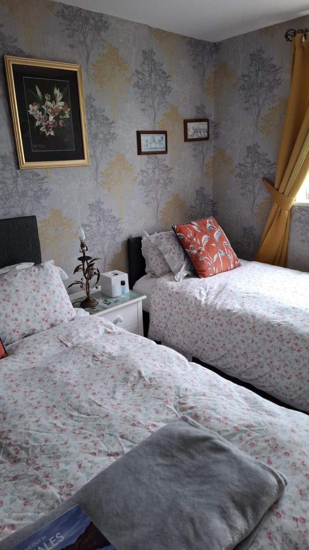 Sportsmans Lodge Bed And Breakfast Amlwch Room photo